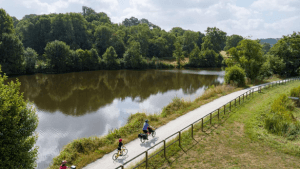 Dezvăluie Frumusețea Ciclismului în Valea Loarei Atlantice din Franța pentru 2025-26