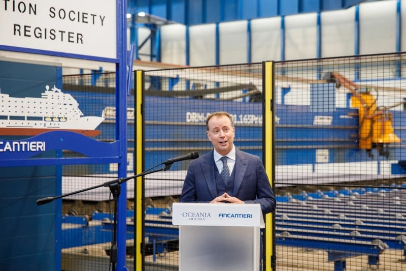 Začiatok výstavby lode Oceania Sonata odštartoval slávnostným rezaním ocele v lodenici Fincantieri