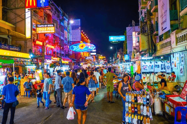 A kínai turisták számának csökkenése miatt módosították a thaiföldi turizmus növekedési előrejelzéseit