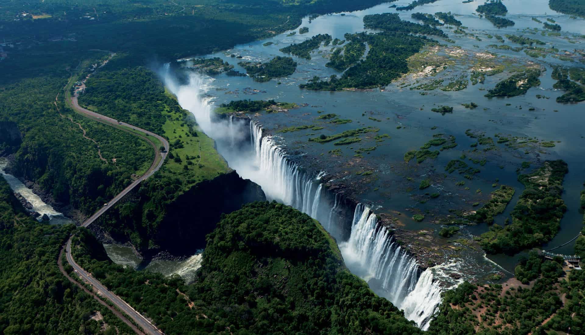 Cascada Victoria în martie: Apă abundentă, sfaturi practice de călătorie și cele mai bune experiențe