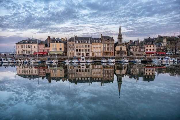 10 Beautiful Small Cities and Towns in France (Updated 2024)