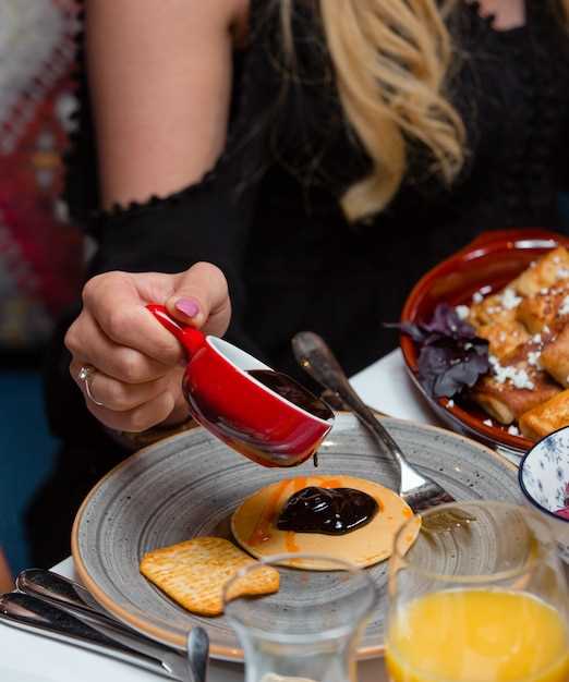 Sauces, Dips, and Quick Fixes: Alioli, Romesco, Mojo
