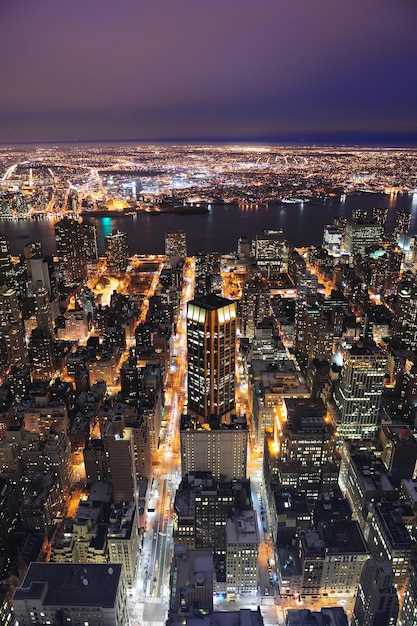 Rooftop Bars and Hidden Speakeasies: venues with late hours and city views