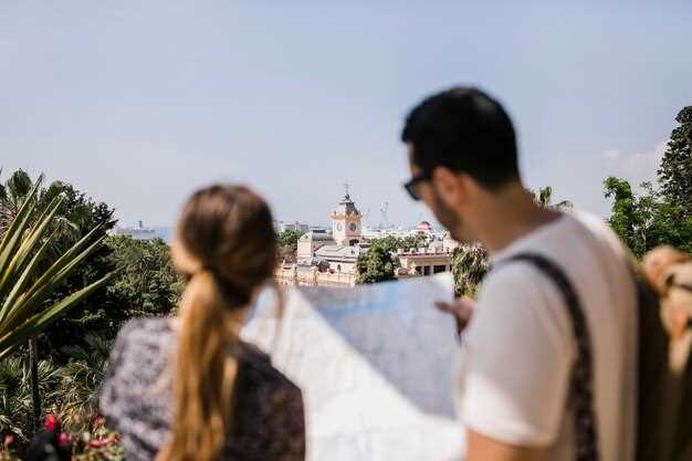 Tickets, timing, and crowd control: when to visit Torre del Oro and other gems
