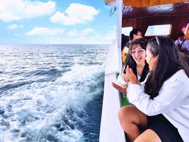 Boat Types and Comfort: Seating, Accessibility, and Onboard Amenities