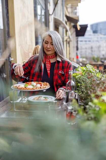 Dining Etiquette and Ordering Tips in Lyon's Bistros
