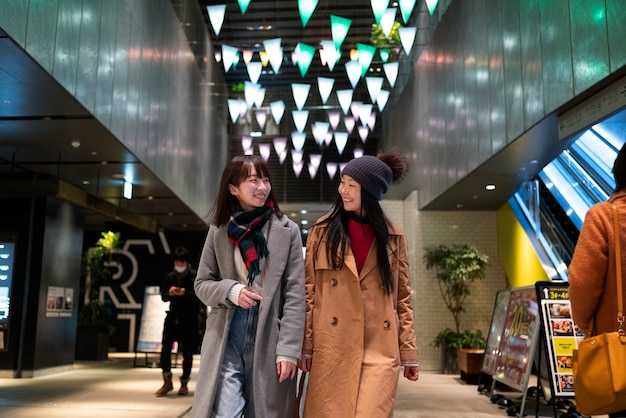Dubai International – Night illuminations, experience zones, and practical visit tips