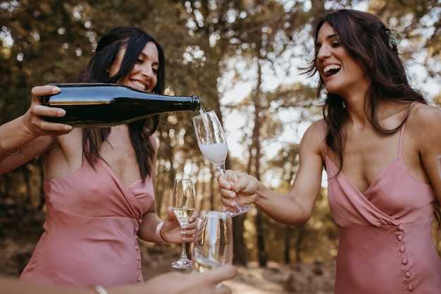 Book early and smart: dates, cancellation policies, and best time to reserve scarce slots