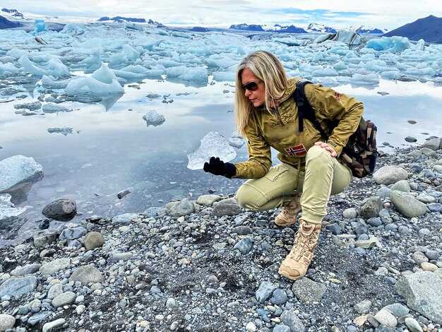 Iconic Nature on a Tight Schedule: Waterfalls, geysers, and lagoons