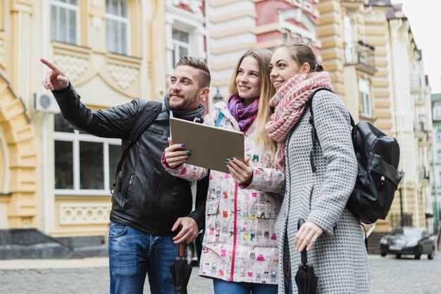 Markets, street life, and free cultural events around the city center