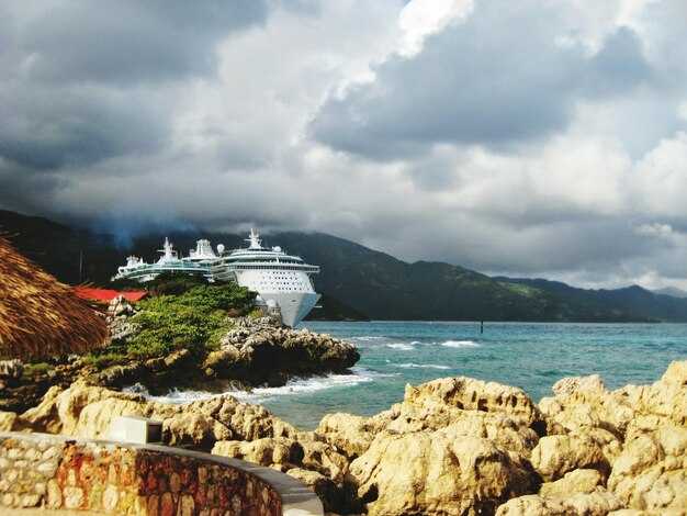 7 Best Bermuda Cruises for 2024 and Beyond | Top Bermuda Cruise Itineraries 7 Best Bermuda Cruises for 2024 and Beyond | Top Bermuda Cruise Itineraries