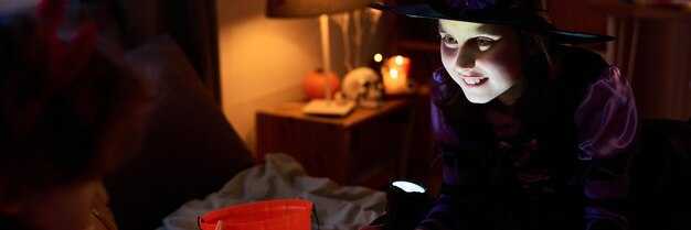 A Complete Guide to Halloween Horror Nights by Universal Destinations & Experiences A Complete Guide to Halloween Horror Nights by Universal Destinations & Experiences