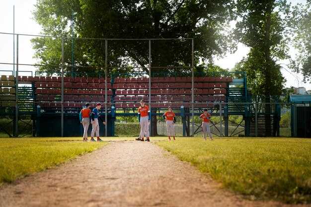 A Major League View: Pros and Cons of a Room Overlooking an MLB Field