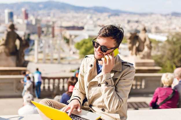 Alhambra Skip-the-Line Guided Tour: Fast-Track Entry with an Expert Guide for Foreign Travelers