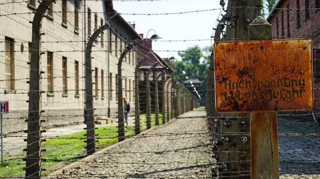 Practical plan for Auschwitz-Birkenau Tour from Wroclaw and Berlin/Potsdam Palaces