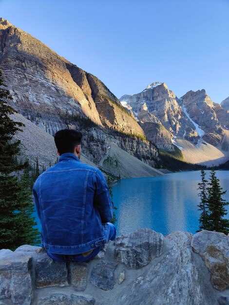 Best Time to Visit Moraine Lake for Guided Tours