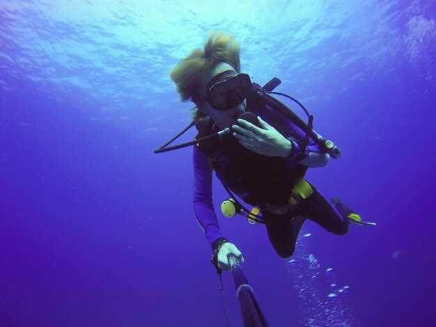 Entry, exit, and site access: choosing shore vs boat dives at Abades