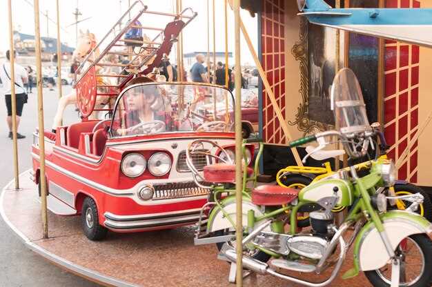 Berlin Wall Ride – Guided Trabi Tour Through East Berlin in a Classic Trabant