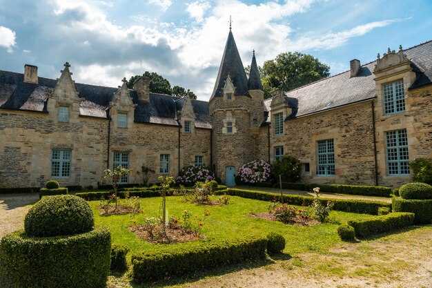 Dining, spa, and exclusive experiences on the estate