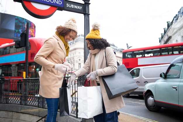 Book Hop-On Hop-Off Bus Tours – Tickets, Deals, and City Guides
