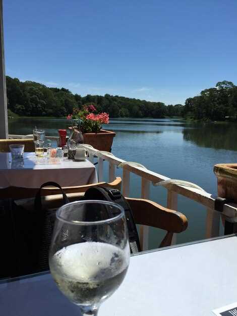 What to Expect on the Danube Dinner Cruise