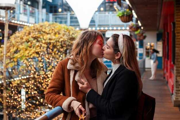 Lights and Photo Ops: Iconic Spots Near Markets for a Festive Capture