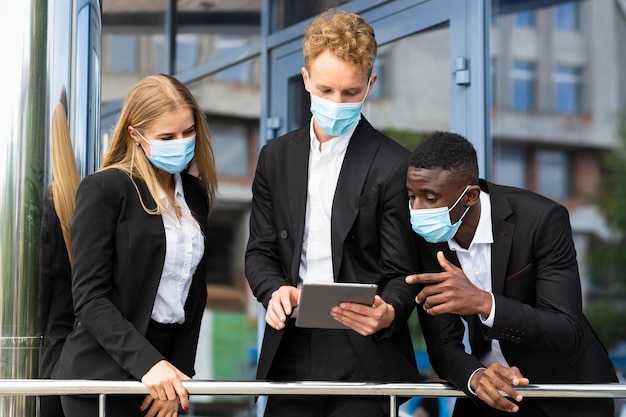 Complete Guide to Airline Elite Status During Coronavirus