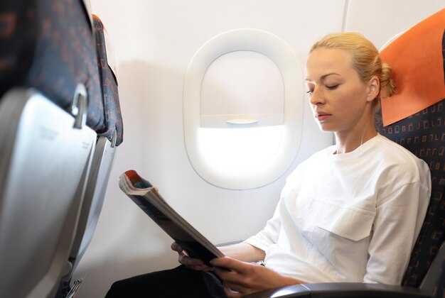 Regler för tillträde till Sky Club för Delta One-resenärer och prioriteringsordning för lounge-inträde.