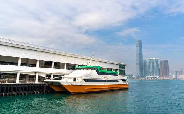Dhow Cruise vs Yacht Cruise vs Yacht Rental in Dubai: Which to Choose?