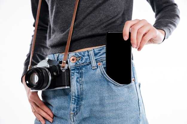 Discover iPhone Pocket: The Stylish Way to Wear and Carry Your iPhone