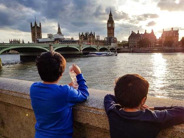 Best Times to Visit the Royal Sites