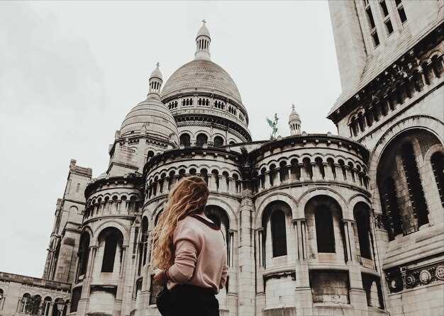 Entdecken Sie die Geschichte und Schönheit der Conciergerie und der Sainte-Chapelle in Paris