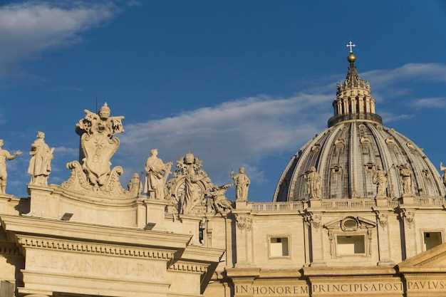 What Are the Key Features of the Basilica’s Design?