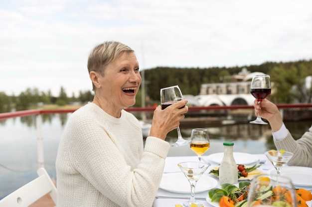 Experience Elegance: Seine Dinner Cruise by Bateaux Parisiens - A Romantic Journey Through Paris