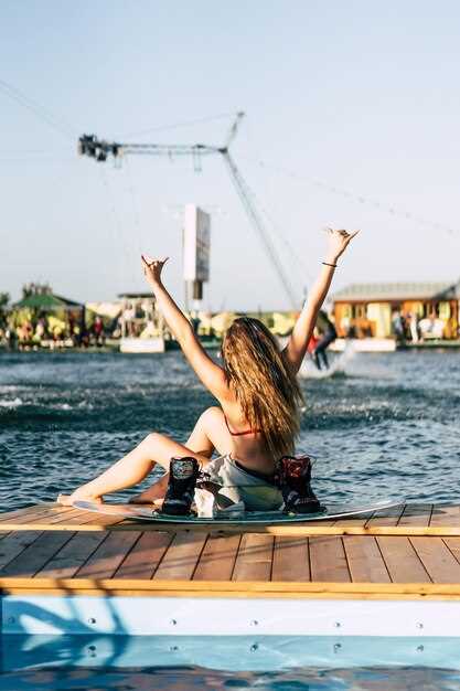 The Dubai Fountain Lake Ride Overview