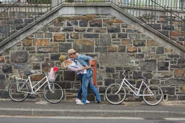 Explore London - Guided Bike Tour Along the Thames River to Tower Bridge and Borough Market Explore London: Guided Bike Tour Along the Thames River to Tower Bridge and Borough Market
