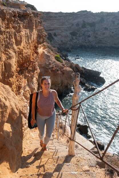 Explore Naples and the Amalfi Coast - Pocket Rough Guide Walks & Tours Explore Naples and the Amalfi Coast: Pocket Rough Guide Walks & Tours