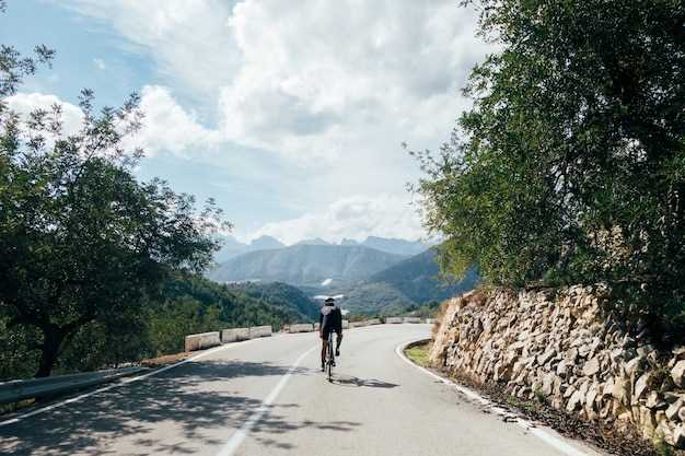 Explore the Best Cycling Routes in Italy: Scenic Trails and Hidden Gems
