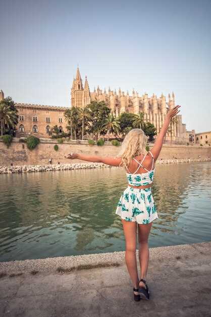 Explore the Best of Granada - Unforgettable Panoramic Tour Experience Explore the Best of Granada: Unforgettable Panoramic Tour Experience