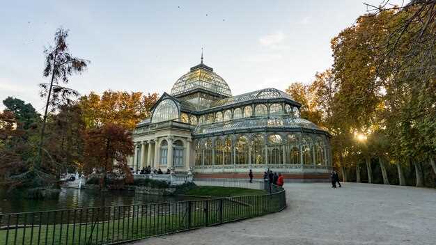 Which Art Collections are Featured in Belvedere Palace?