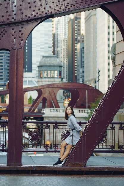 Practical Guide to Experiencing 80s Chicago Like Ferris