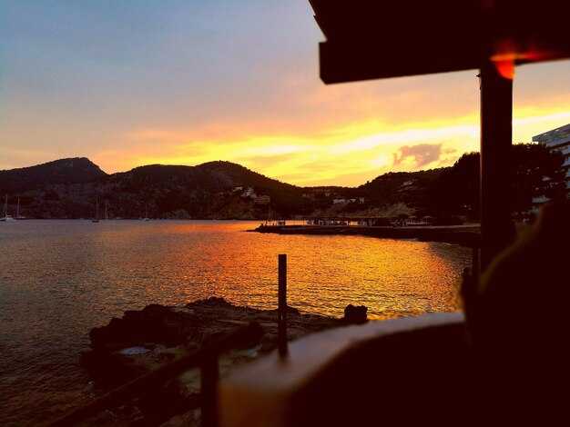 Best Times and Pick-Up Points for Sunset Views in 2025–2026