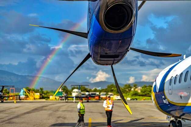 Seasonal Dates, Frequency, and Route Availability for BOS–AVL