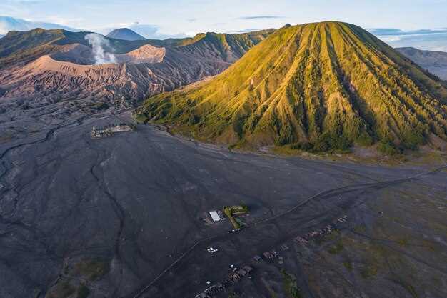 What to pack and seasonality: clothing, footwear, sunscreen, and waterproofs for volcanic terrain