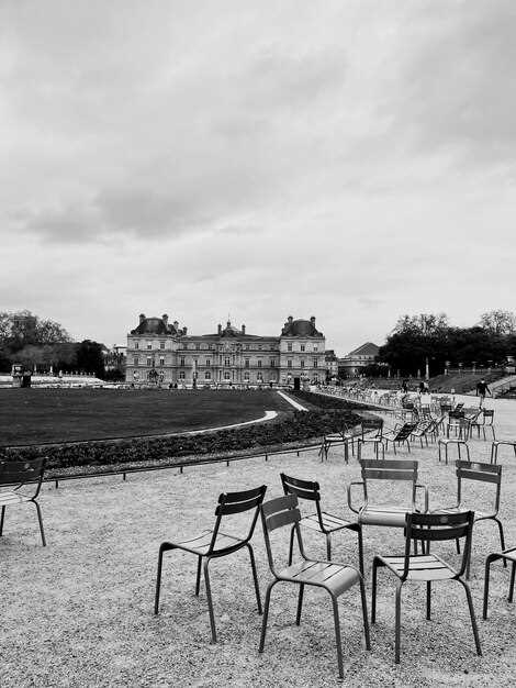 Lunch at a private castle: menu options, timing, dietary accommodations, and service style