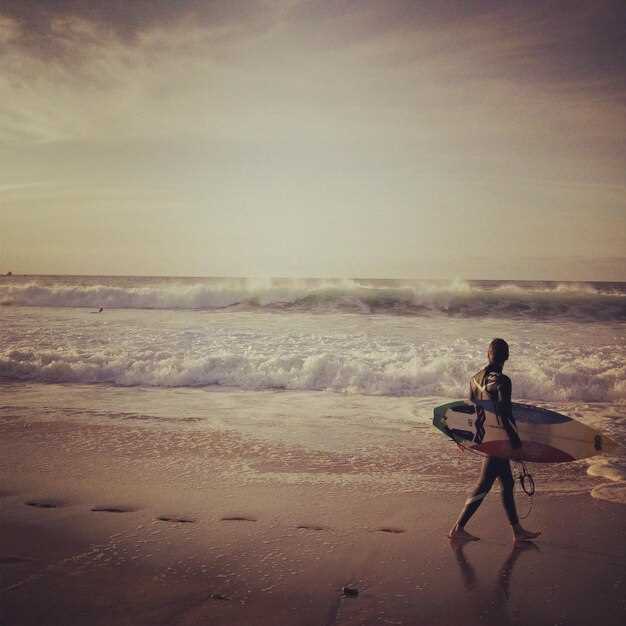 Access and Parking: Getting to Magic Sands Beach and Securing a Spot