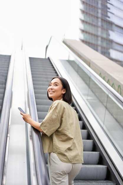 What to Expect on the Glass Skywalk: Safety Rules, Duration, and Sensation