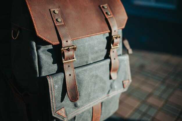 Men's Luxury Leather Travel Bags & Accessories - Timeless Style & Craftsmanship