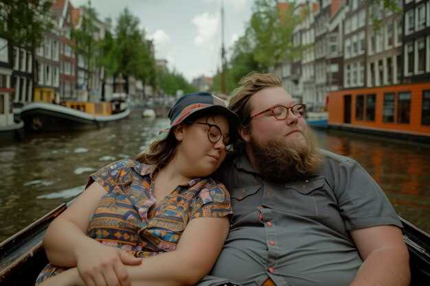 Moco Museum Amsterdam: Enjoy the Ultimate Wine & Cheese Canal Cruise Experience