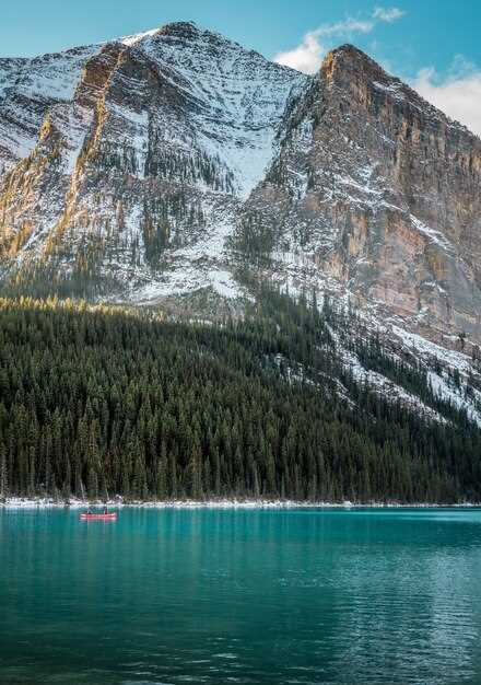 Canoe, village and dining options